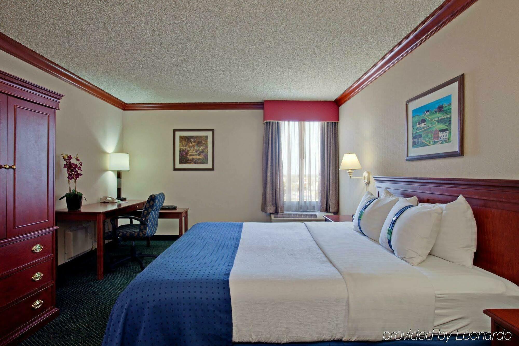 Buena Park By Ihg Hotel